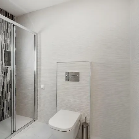 Luxury Holiday In Puerto Banus Marina With Sea Views