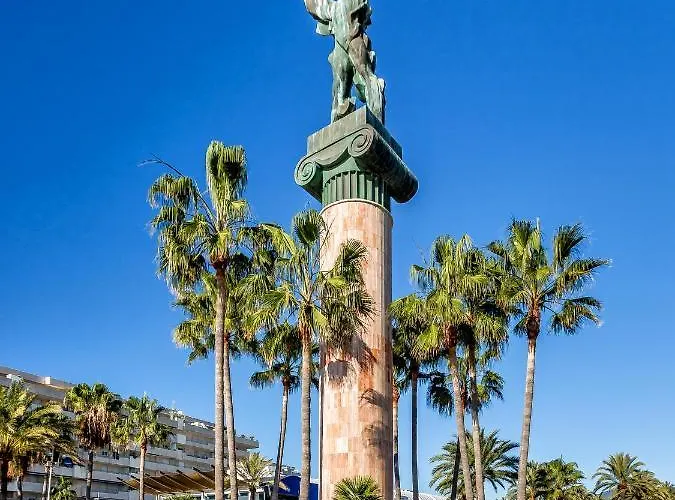 Luxury Holiday In Puerto Banus Marina With Sea Views アパート