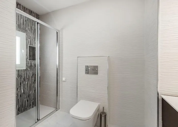 Luxury Holiday In Puerto Banus Marina With Sea Views